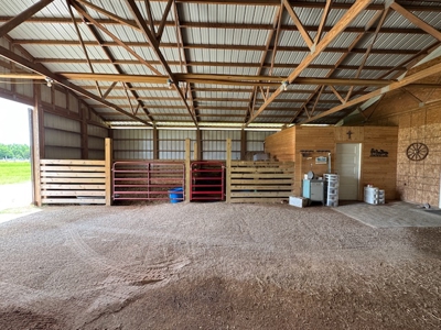 9.41 Acres - 2 bdr, 1 bath Barndominium with Barn & Horse Stalls - image 14