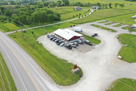 Turnkey Restaurant & Commercial Building For Sale - Decatur, Iowa - image 1