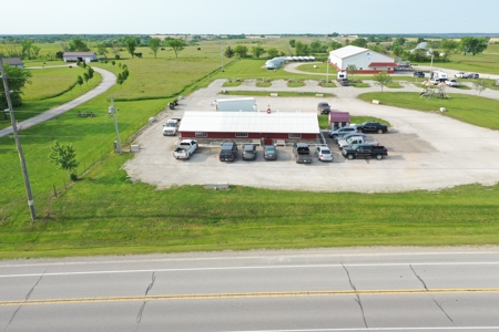 Turnkey Restaurant & Commercial Building For Sale - Decatur, Iowa - image 5