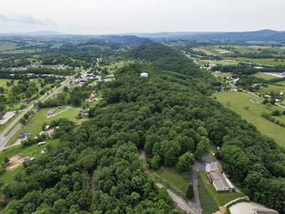 Home For Sale In Wytheville Overlooking Golf Club - image 6