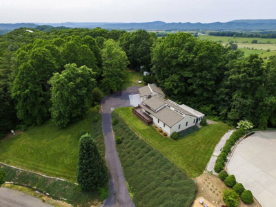 Home For Sale In Wytheville Overlooking Golf Club - image 3