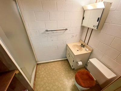 Home For Sale In Wytheville Overlooking Golf Club - image 33