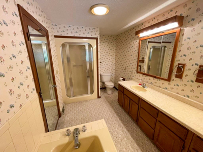 Home For Sale In Wytheville Overlooking Golf Club - image 29