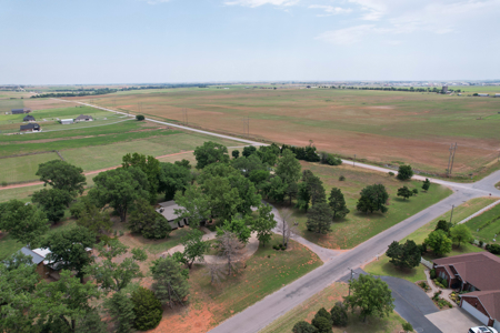 Mid-Century Modern Home & Acreage for Sale, Weatherford, OK - image 49