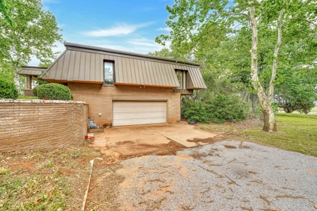 Mid-Century Modern Home & Acreage for Sale, Weatherford, OK - image 47