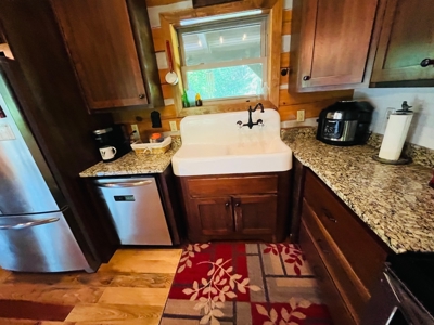 BEAUTIFUL CABIN ON 30 m/l ACRES IN EMINENCE MISSOURI - image 36