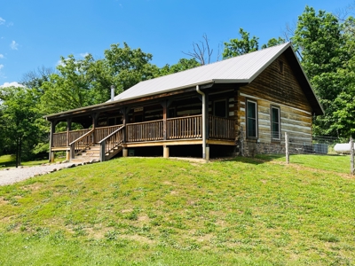 BEAUTIFUL CABIN ON 30 m/l ACRES IN EMINENCE MISSOURI - image 10