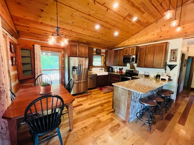 BEAUTIFUL CABIN ON 30 m/l ACRES IN EMINENCE MISSOURI - image 20