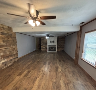 Country Home for Sale in Neosho County, Kansasz - image 26