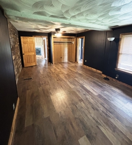 Country Home for Sale in Neosho County, Kansasz - image 30