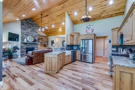Country Home for Sale in Maury County, Tennessee - image 10