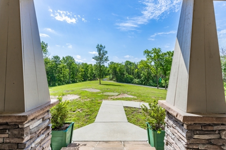 Country Home for Sale in Maury County, Tennessee - image 5