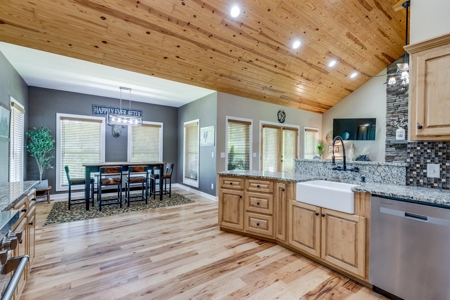 Country Home for Sale in Maury County, Tennessee - image 12
