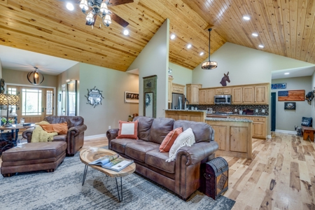 Country Home for Sale in Maury County, Tennessee - image 8