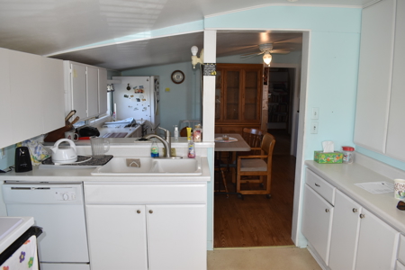 Home and large shop on 20+ acres in Montana - image 8