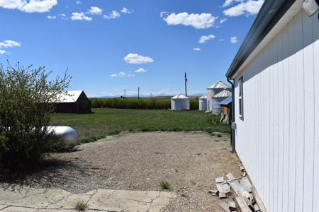Home and large shop on 20+ acres in Montana - image 46