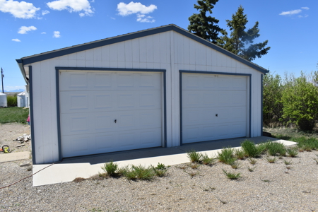 Home and large shop on 20+ acres in Montana - image 45