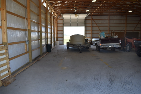 Home and large shop on 20+ acres in Montana - image 33