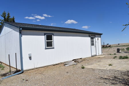 Home and large shop on 20+ acres in Montana - image 44