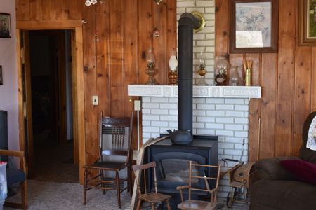 Home and large shop on 20+ acres in Montana - image 12