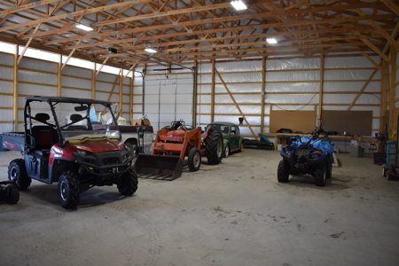Home and large shop on 20+ acres in Montana - image 31