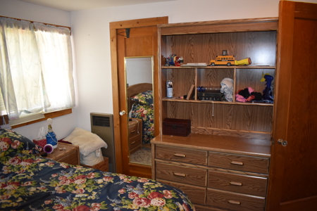Home and large shop on 20+ acres in Montana - image 17