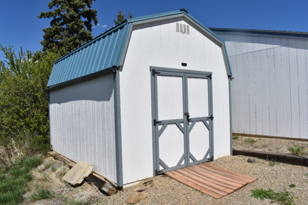 Home and large shop on 20+ acres in Montana - image 42