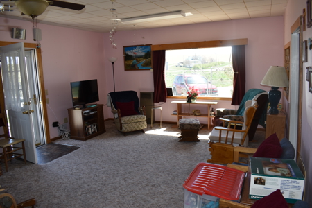 Home and large shop on 20+ acres in Montana - image 11