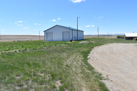 Home and large shop on 20+ acres in Montana - image 29