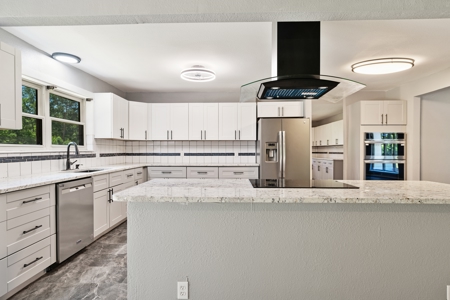 Beautiful Remodeled Home on Acreage in Clarksville TX - image 7