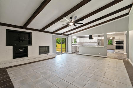 Beautiful Remodeled Home on Acreage in Clarksville TX - image 4