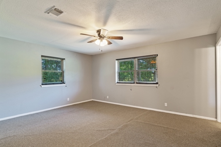 Beautiful Remodeled Home on Acreage in Clarksville TX - image 13