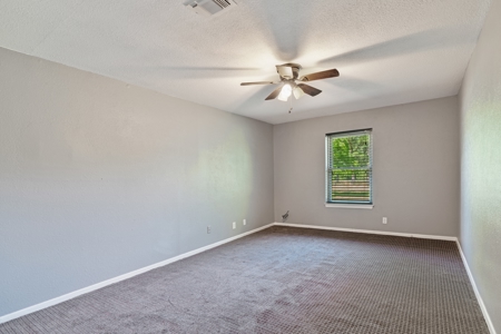 Beautiful Remodeled Home on Acreage in Clarksville TX - image 16