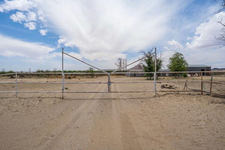 Land for Sale with Horse Facilities and Shop Las Cruces, NM - image 10