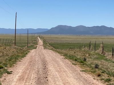 40 Acres with Mountain Views in Stanley, NM - image 3