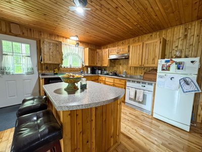 Private Lakefront Cabin Retreat on Upper Pug Lake - image 17