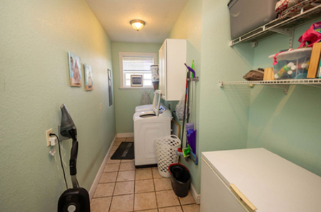 Home For Sale In Fort White Florida On 2 Acres - image 18
