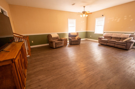 Home For Sale In Fort White Florida On 2 Acres - image 7