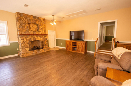 Home For Sale In Fort White Florida On 2 Acres - image 6