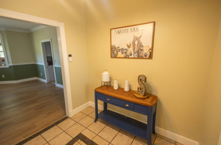 Home For Sale In Fort White Florida On 2 Acres - image 4