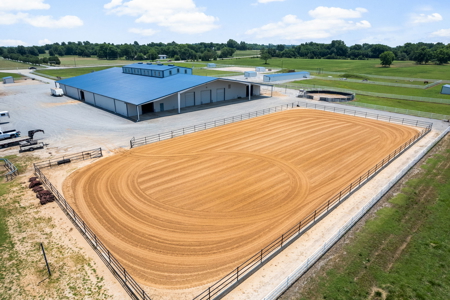 Oklahoma Premier Equestrian Facility For Sale - image 9