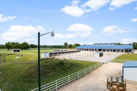 Oklahoma Premier Equestrian Facility For Sale - image 4