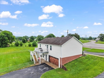 4 bedroom 3 bath home for sale near Bowling Green Ky. - image 2