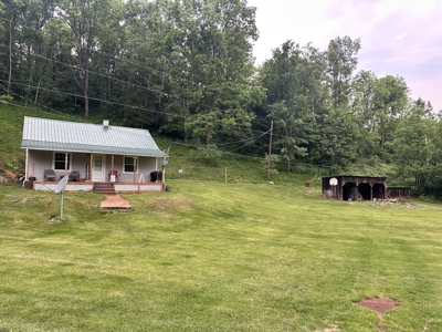 Cottage Home for Sale in Max Meadows VA - image 1