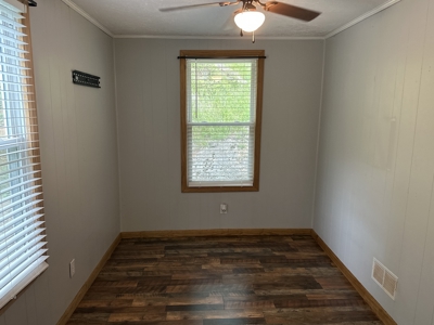 Cottage Home for Sale in Max Meadows VA - image 20