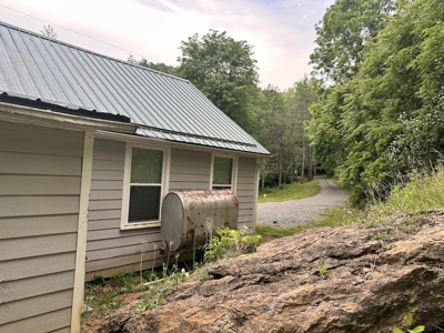Cottage Home for Sale in Max Meadows VA - image 41