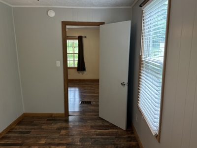 Cottage Home for Sale in Max Meadows VA - image 21