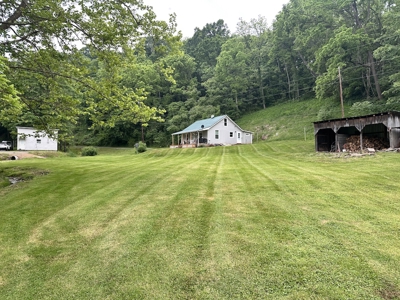 Cottage Home for Sale in Max Meadows VA - image 44