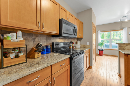 2-Bedroom Townhouse-Style Condo in the Village of Merrimac WI - image 14