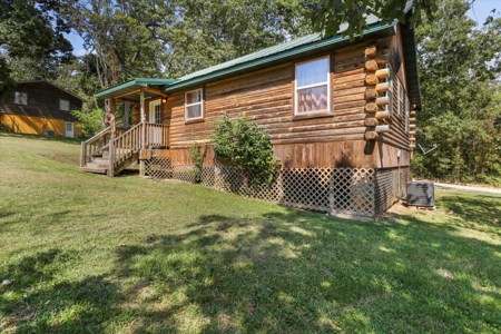 Charming Cabin Retreat near Alton, Missouri - image 10
